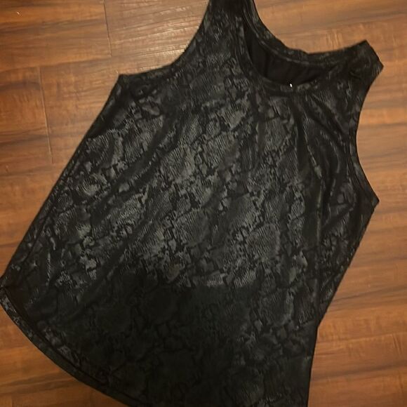 All in Motion Black Tank Top - Snake Print Black Workout Top TANK - LIKE NEW - Picture 2 of 5